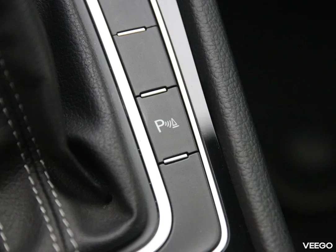Volkswagen Golf 1.6 85kW