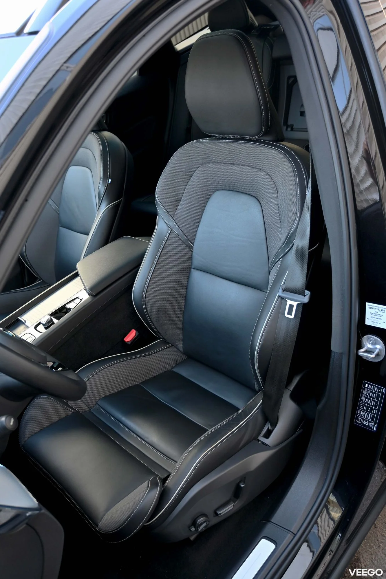 Volvo XC60 AWD H&K ULTIMATE DARK INTELLI SAFE 2 293kW