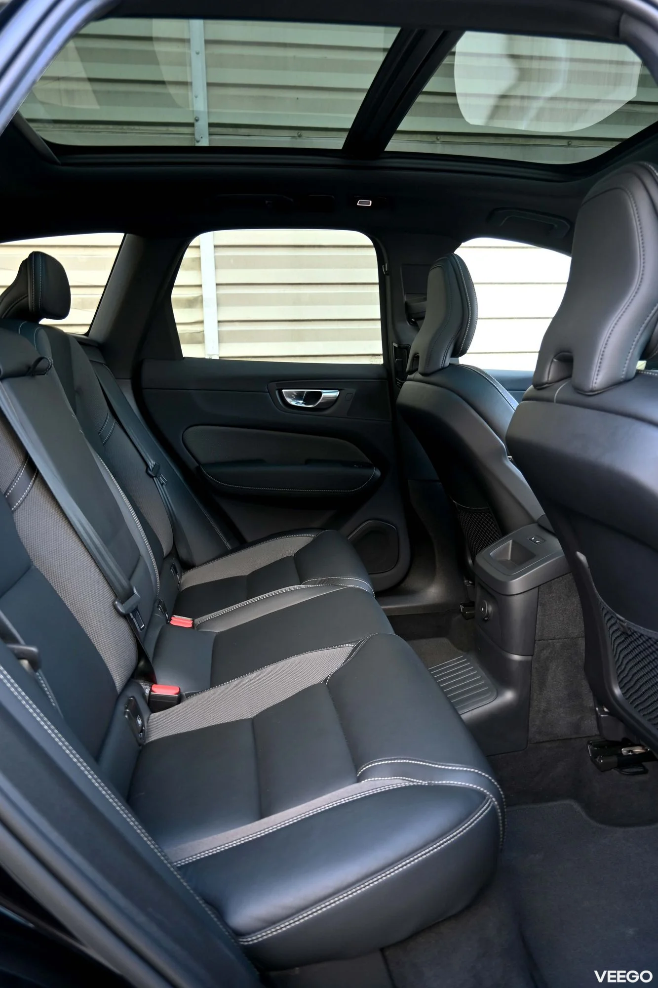 Volvo XC60 AWD H&K ULTIMATE DARK INTELLI SAFE 2 293kW