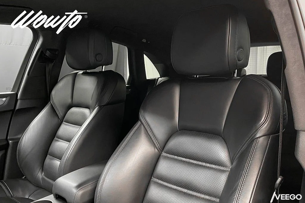 Porsche Macan Turbo PDK 400HK /Drag /Värmare /18-Vägs 294kW
