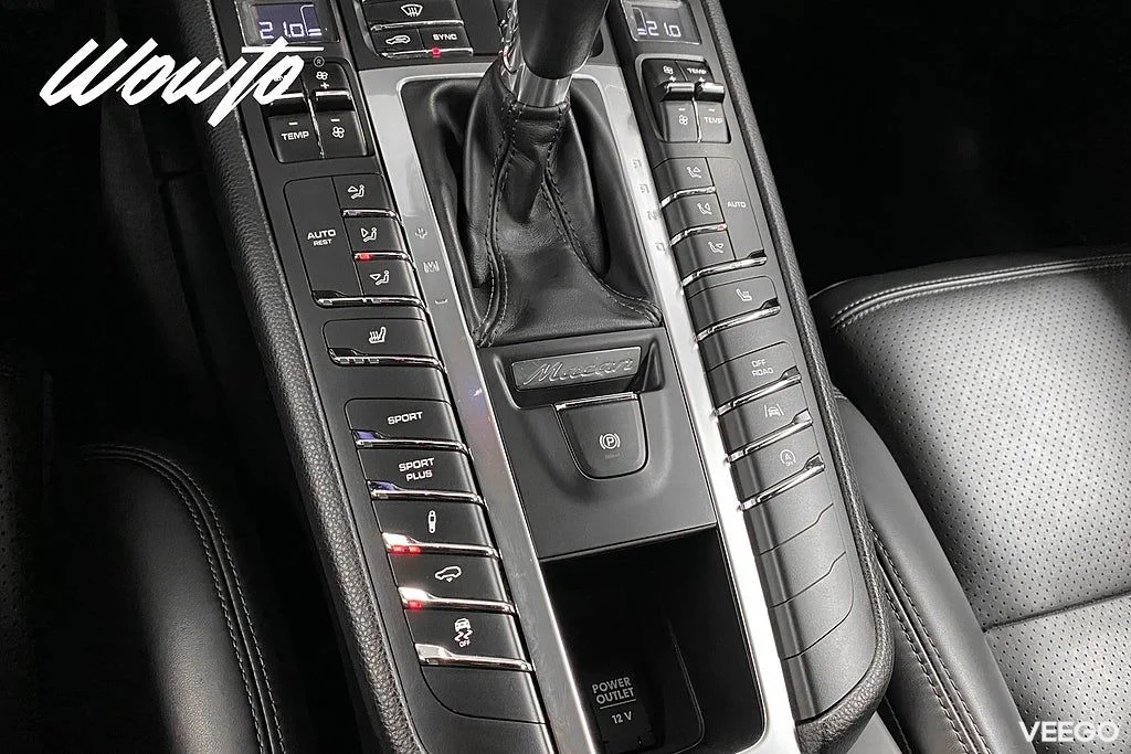 Porsche Macan Turbo PDK 400HK /Drag /Värmare /18-Vägs 294kW
