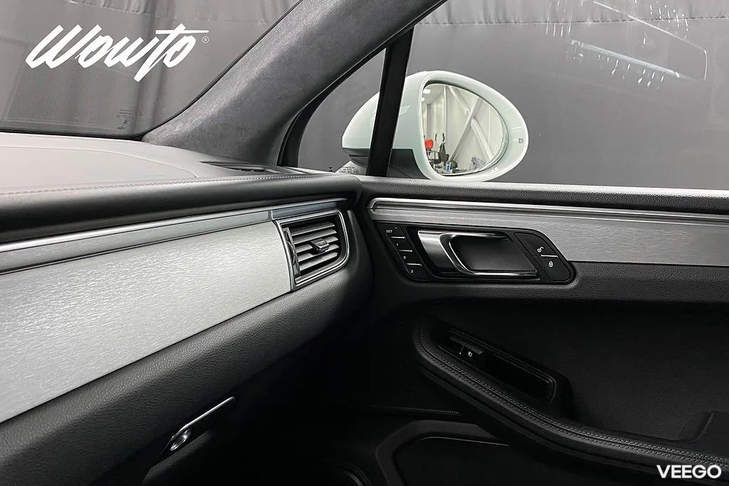 Porsche Macan Turbo PDK 400HK /Drag /Värmare /18-Vägs 294kW