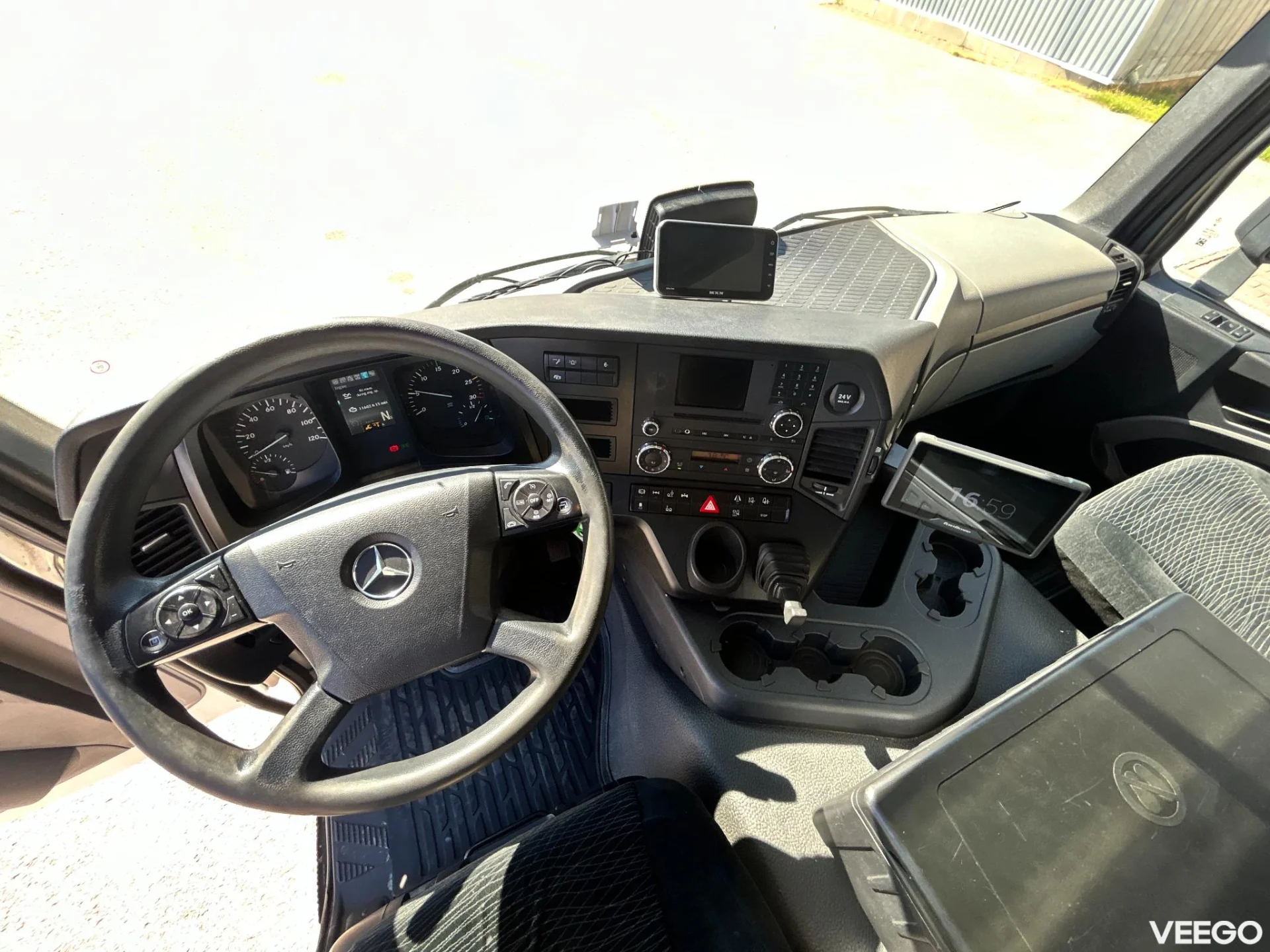 Mercedes-Benz Antos 6X2*4 EURO6 BOX L-9700mm 200kW