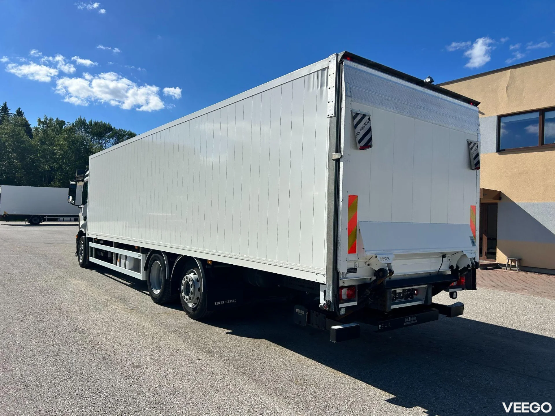 Mercedes-Benz Antos 6X2*4 EURO6 BOX L-9700mm 200kW