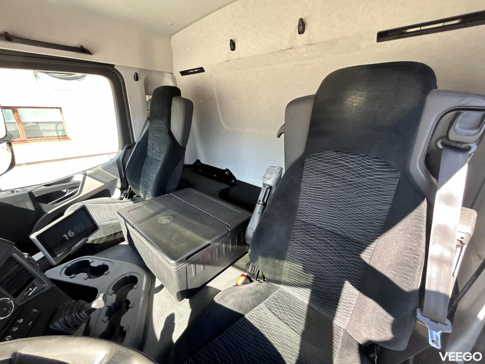 Mercedes-Benz Antos 6X2*4 EURO6 BOX L-9700mm 200kW