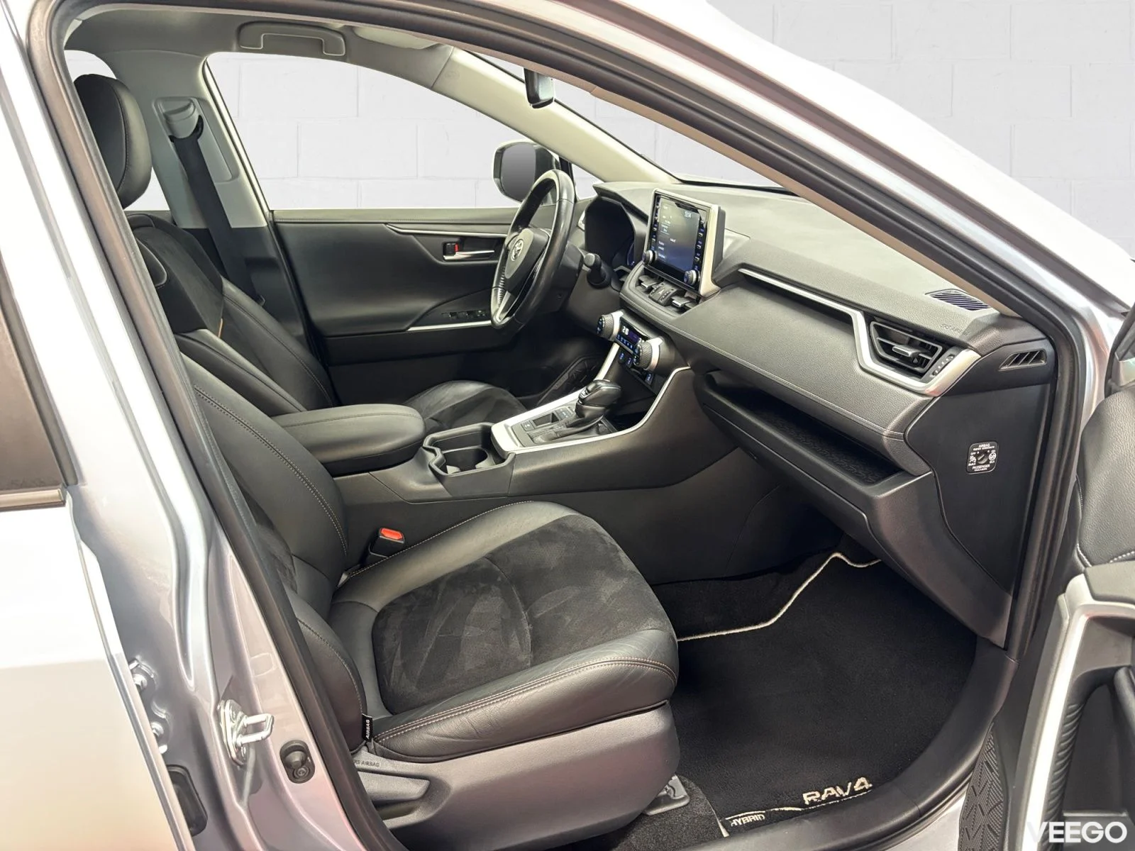 Toyota RAV4 Luxury Plus 2.5 131kW
