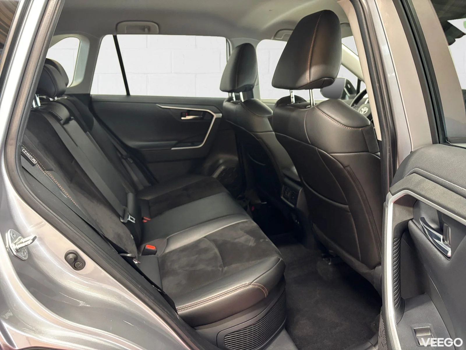 Toyota RAV4 Luxury Plus 2.5 131kW