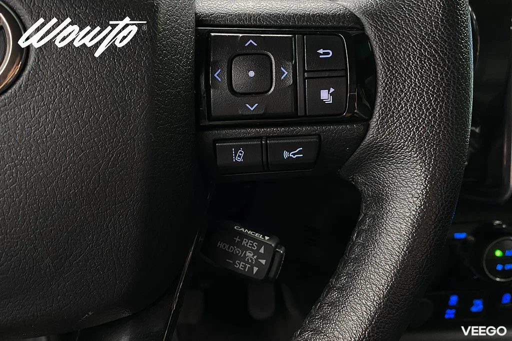 Toyota Hilux DH 2.8 4WD 204HK /Kåpa /Diffspärr /Moms 150kW