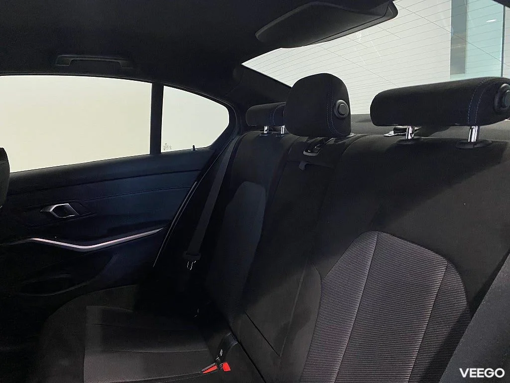 BMW 330 xDrive Sedan M-Sportpaket Sportstolar Drag 0kW