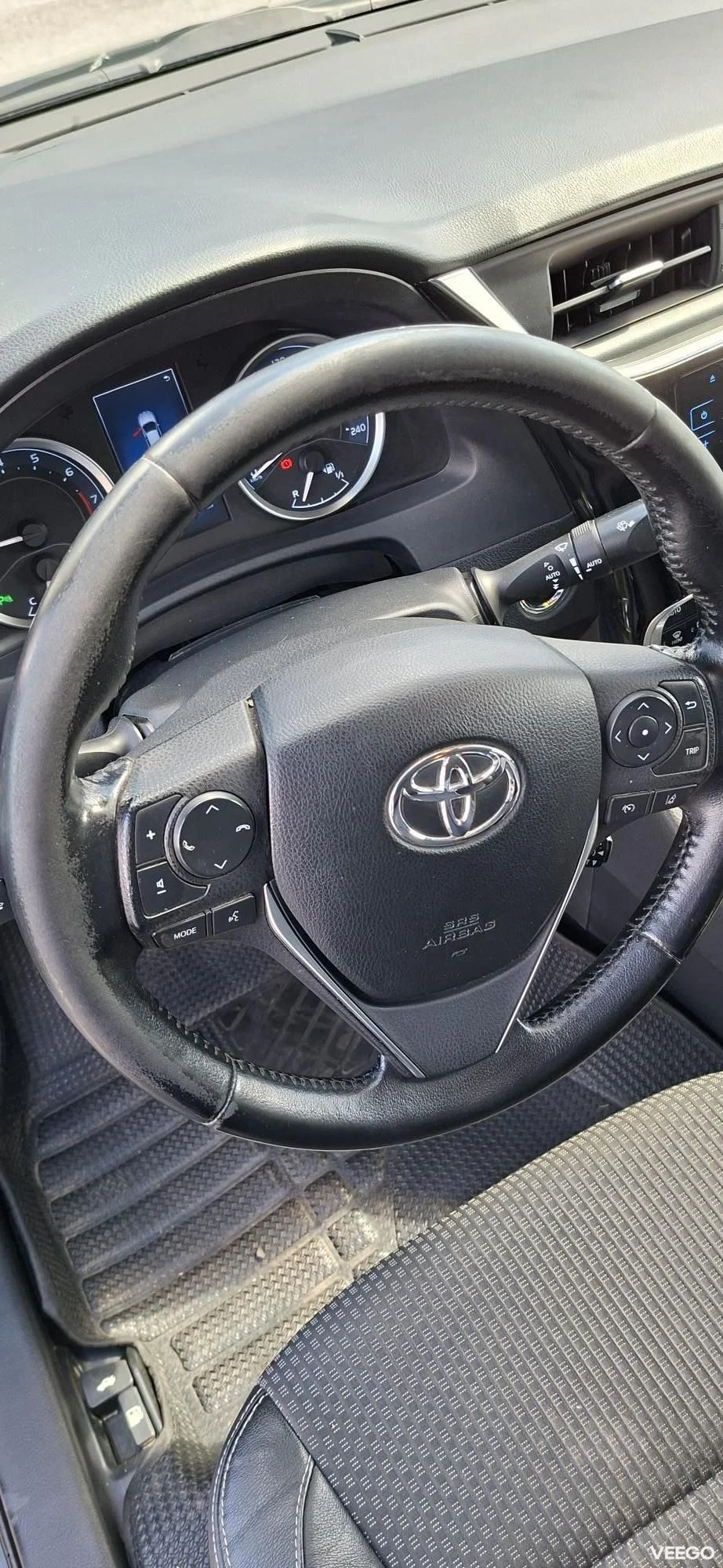 Toyota Corolla Luxury 97kW