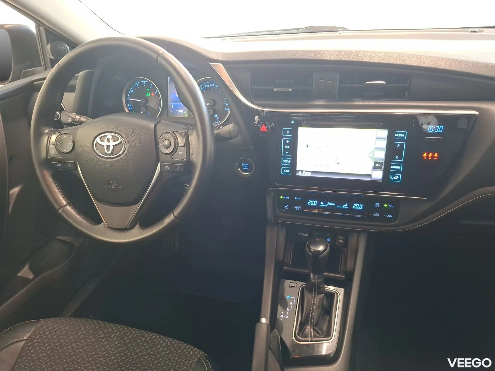 Toyota Corolla Luxury 1.6 97kW
