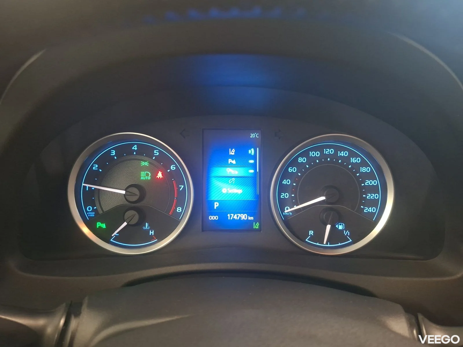 Toyota Corolla Luxury 1.6 97kW