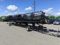 New Holland CR Macdon FD140 515kW thumbnail