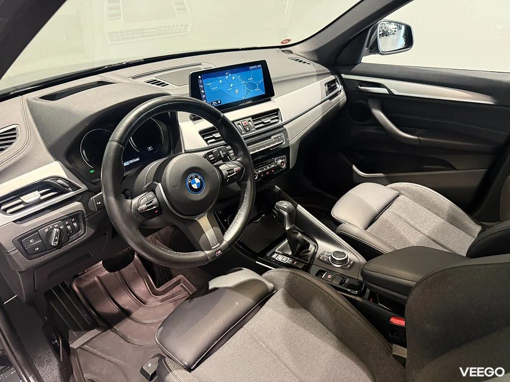 BMW X1 xDrive25e SportLine Head-Up Drag LM Sportstolar 0kW