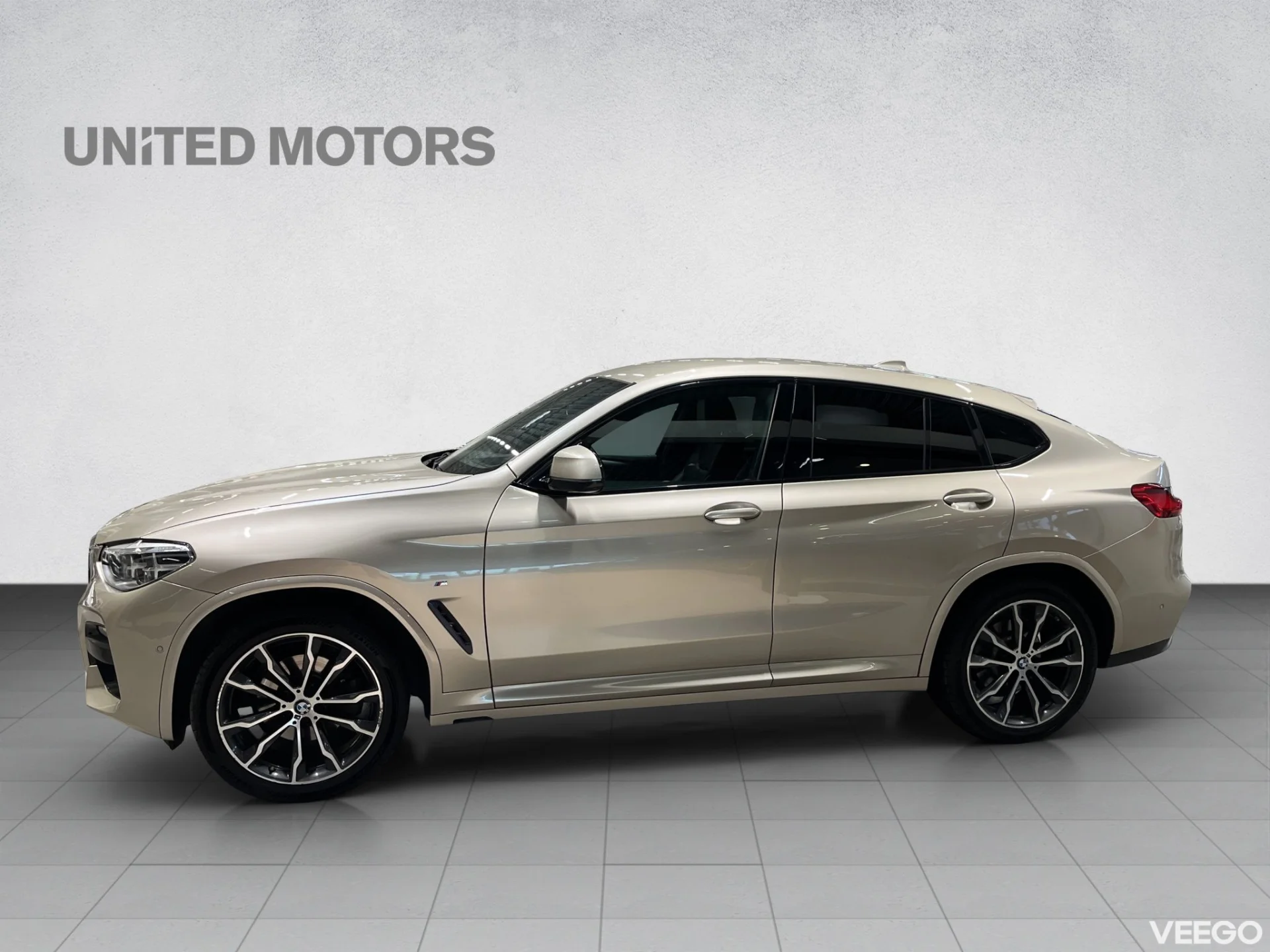 BMW X4 M-Sportpakett 140kW