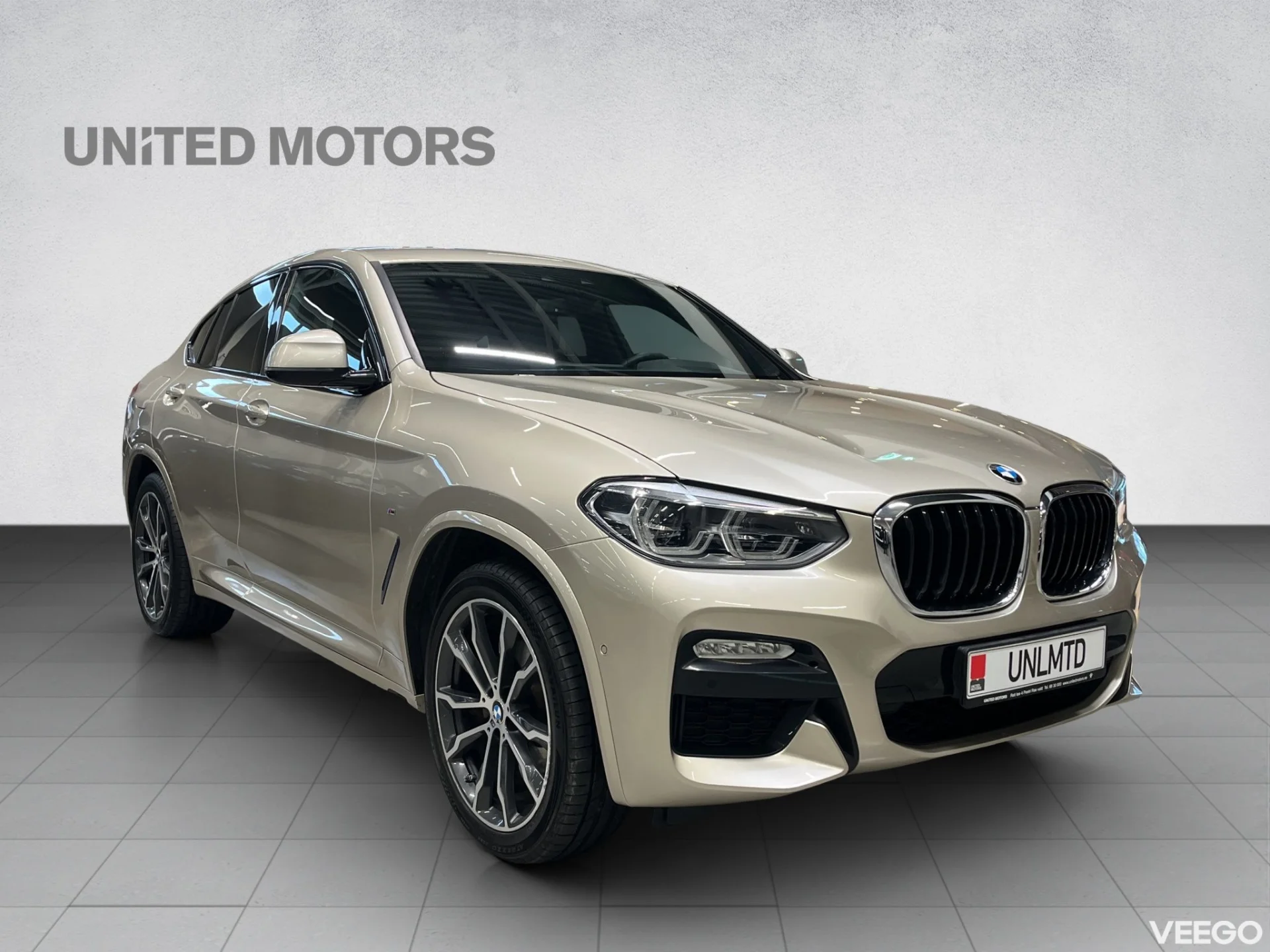 BMW X4 M-Sportpakett 140kW