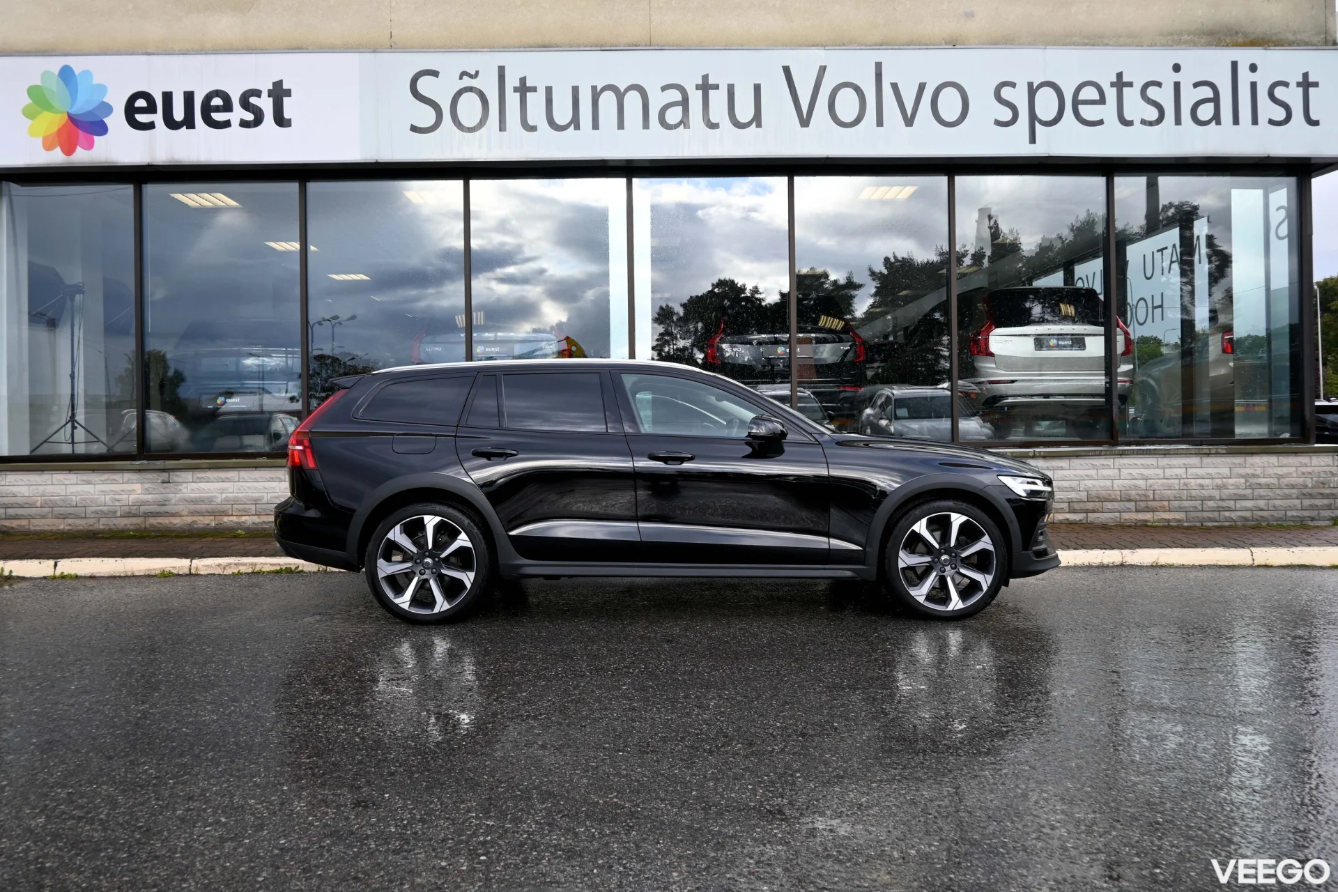 Volvo V60 Cross Country AWD BRIGHT PLUS INTELLI SAFE FACELIFT 2023 2 145kW