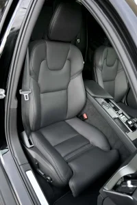 Volvo V60 Cross Country AWD BRIGHT PLUS INTELLI SAFE FACELIFT 2023 2 145kW thumbnail