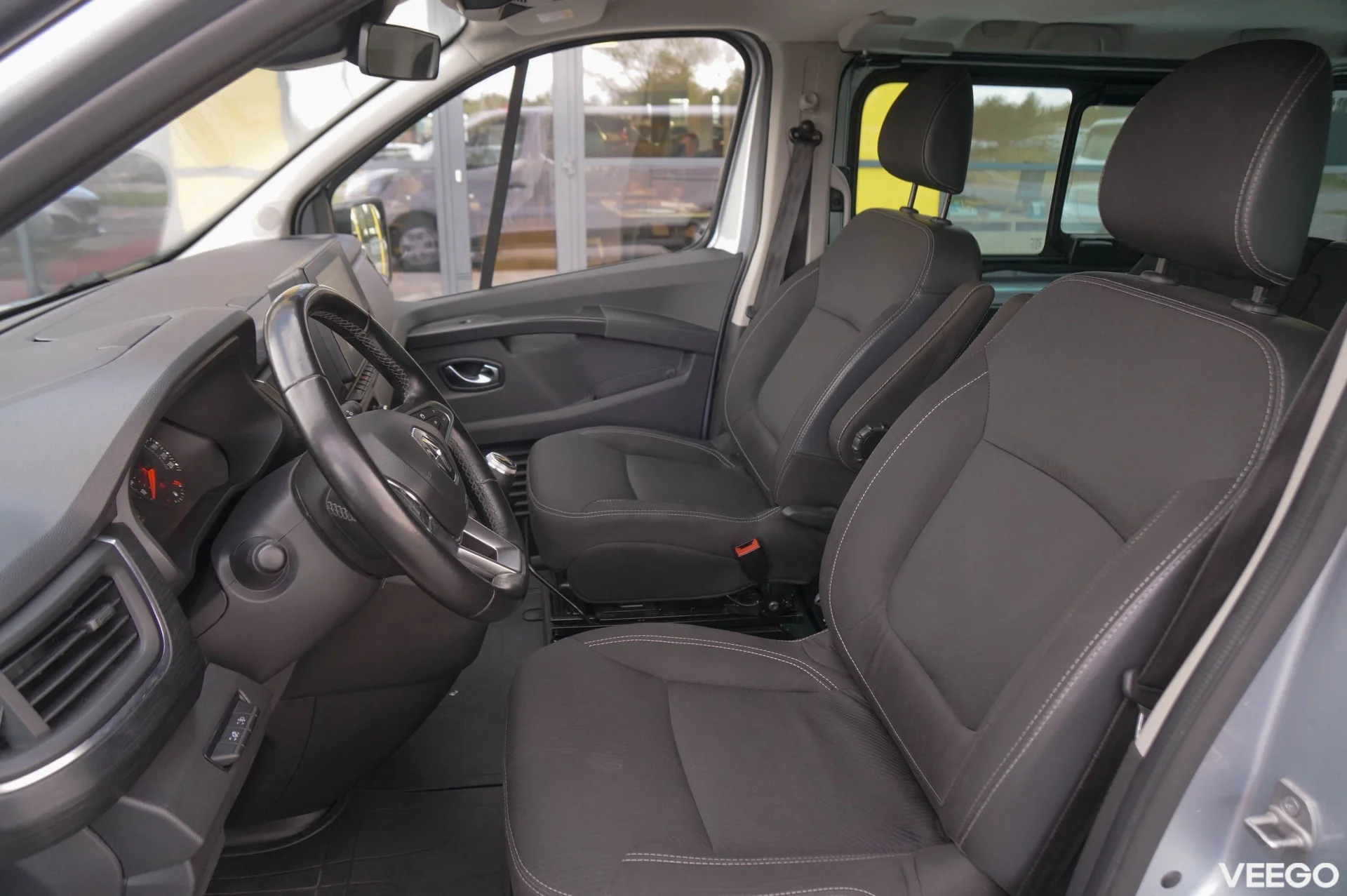 Renault TRAFIC Passanger Pack Clim L2H1 2 110kW