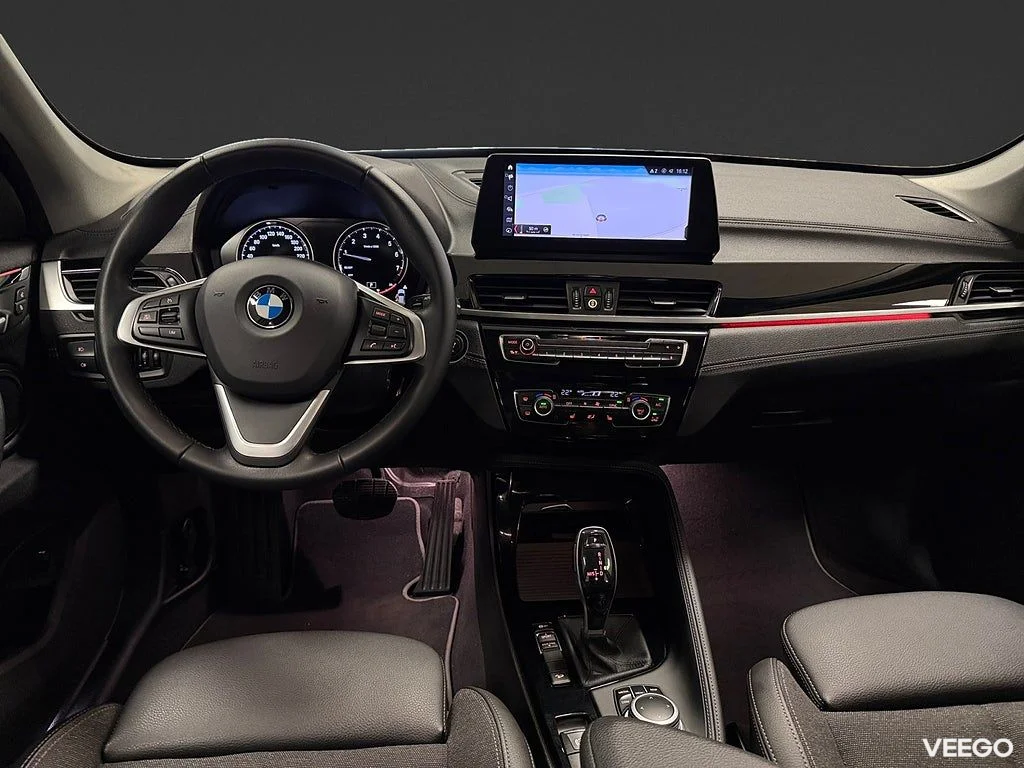 BMW X1 xDrive20i 178HK Sport Line /HuD /Drag 131kW