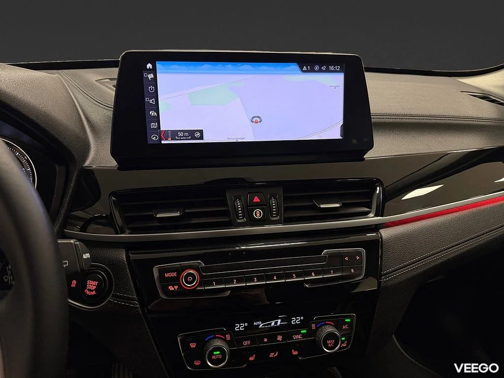 BMW X1 xDrive20i 178HK Sport Line /HuD /Drag 131kW