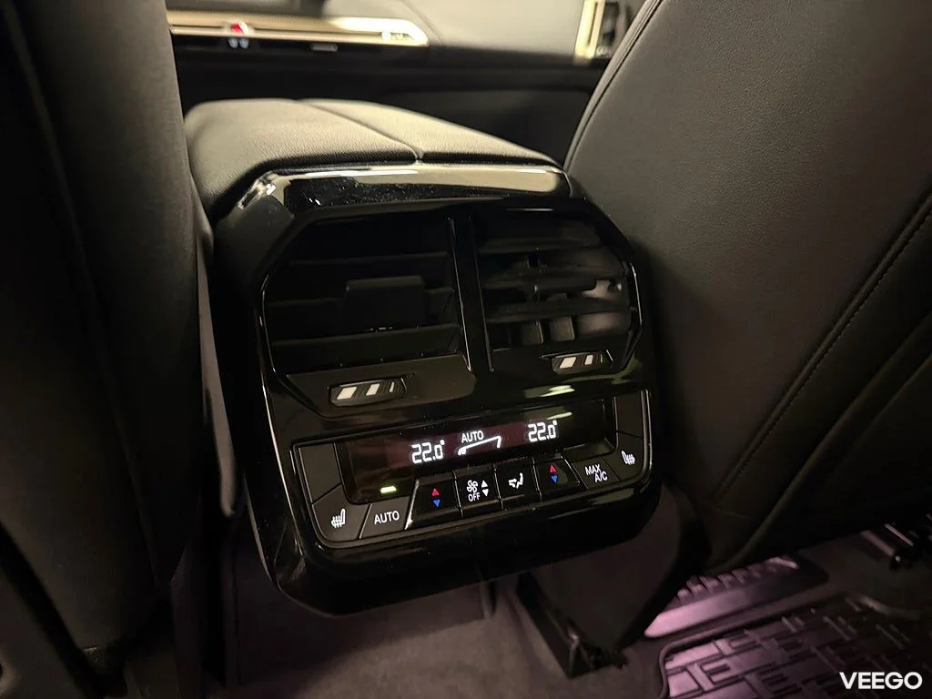 BMW iX xDrive40 326Hk /Sky Lounge /360 /Se Spec /Moms 240kW