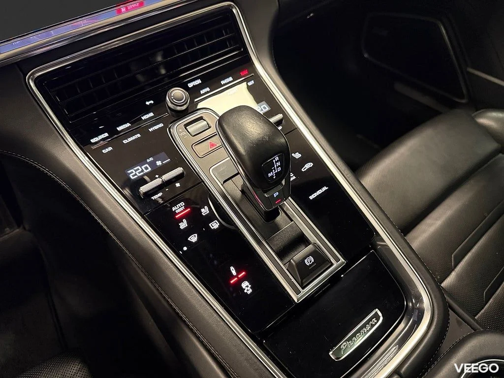 Porsche Panamera 4 E-Hybrid PDK 462HK /Pano /Soft Close/Spec 340kW