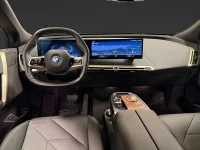 BMW iX xDrive40 326Hk /Sky Lounge /360 /Se Spec /Moms 240kW thumbnail