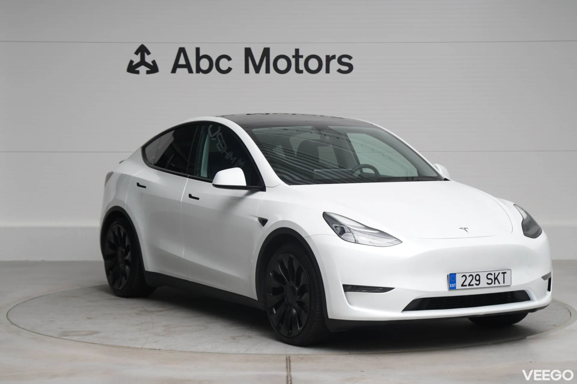 Tesla Model Y AWD Dual Motor Performance 185kW