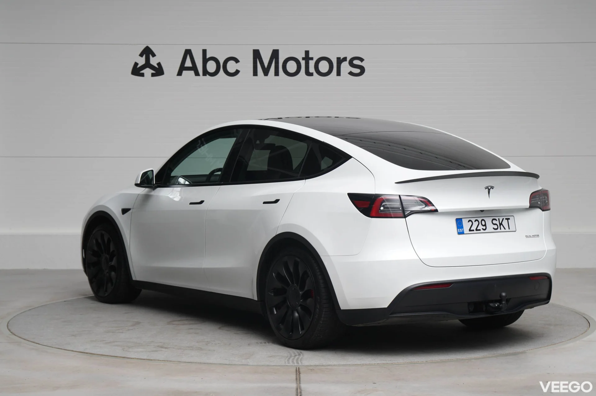 Tesla Model Y AWD Dual Motor Performance 185kW