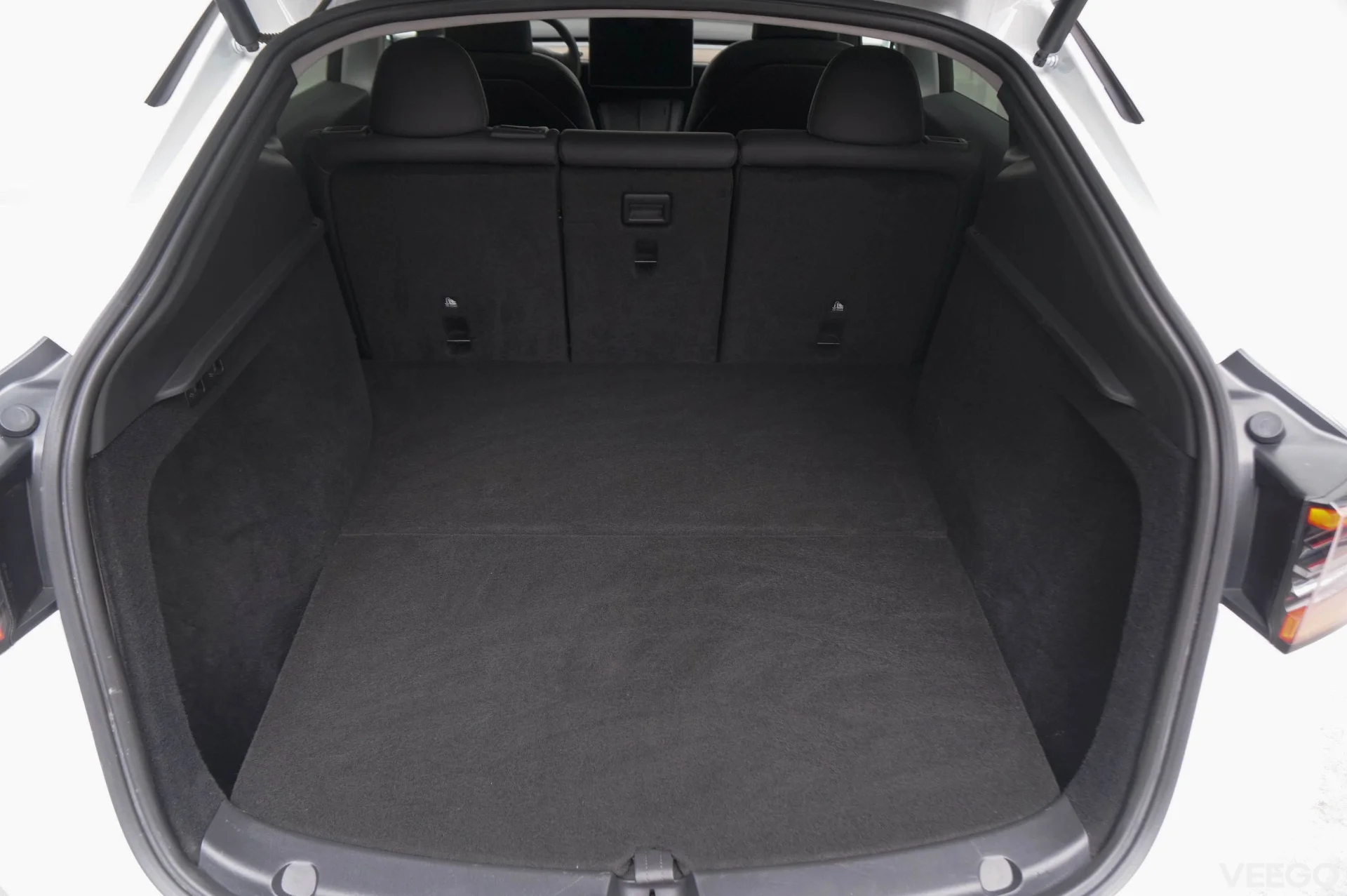 Tesla Model Y AWD Dual Motor Performance 185kW