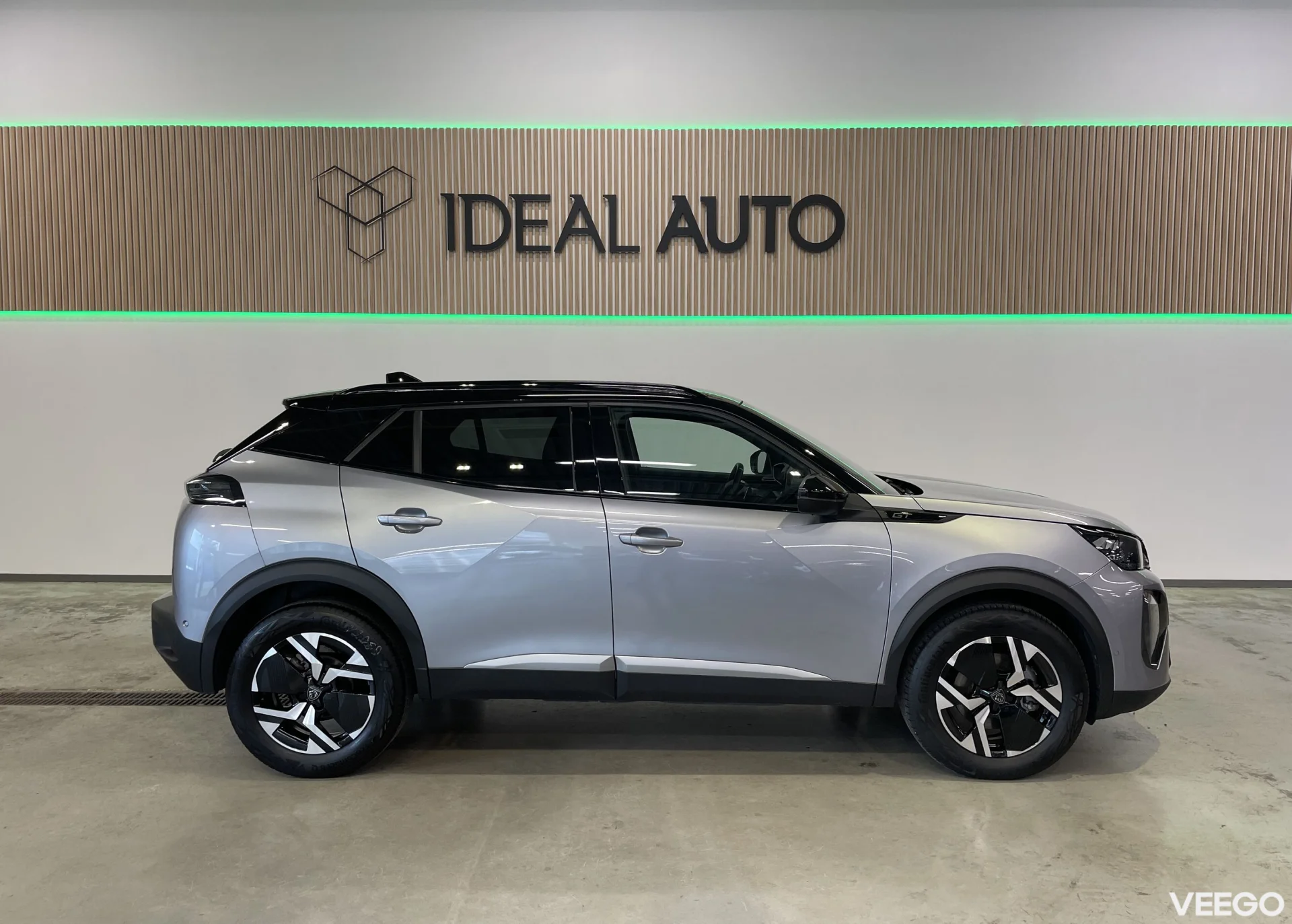 Peugeot 2008 GT Hybrid 1.2 100kW