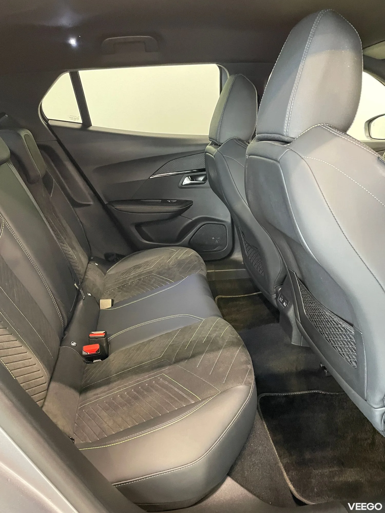 Peugeot 2008 GT Hybrid 1.2 100kW