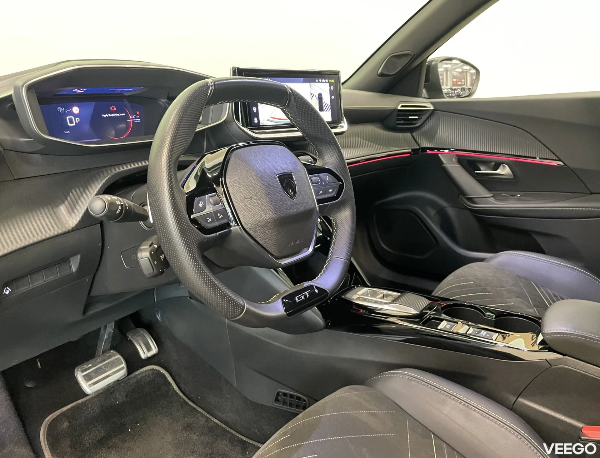 Peugeot 2008 GT Hybrid 1.2 100kW
