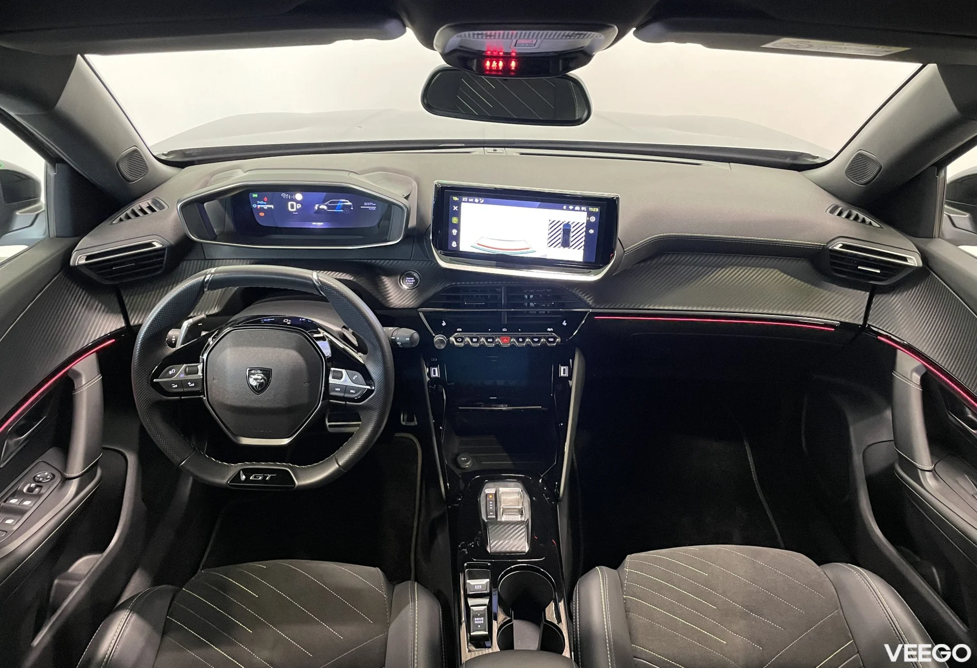 Peugeot 2008 GT Hybrid 1.2 100kW