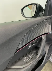 Peugeot 2008 GT Hybrid 1.2 100kW thumbnail