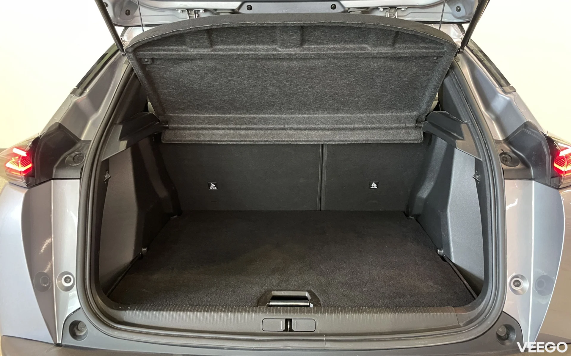 Peugeot 2008 GT Hybrid 1.2 100kW