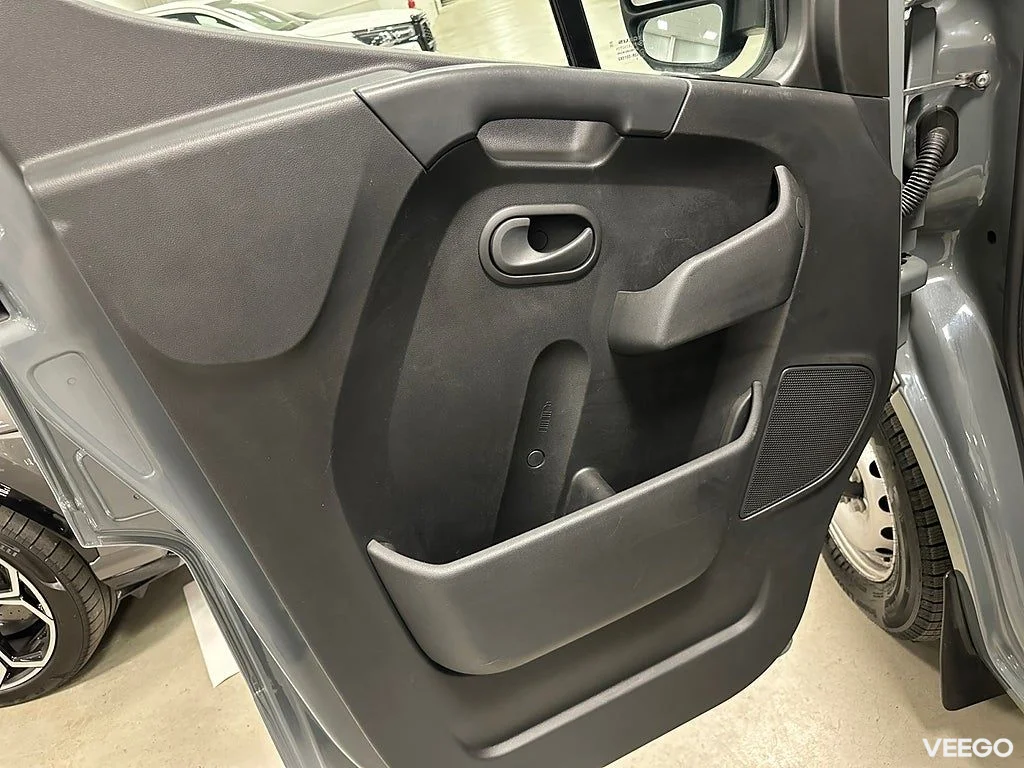 Nissan Interstar Skåpbil 3.5 t 2.3 dCi 180HK N-Connecta L3H2 132kW
