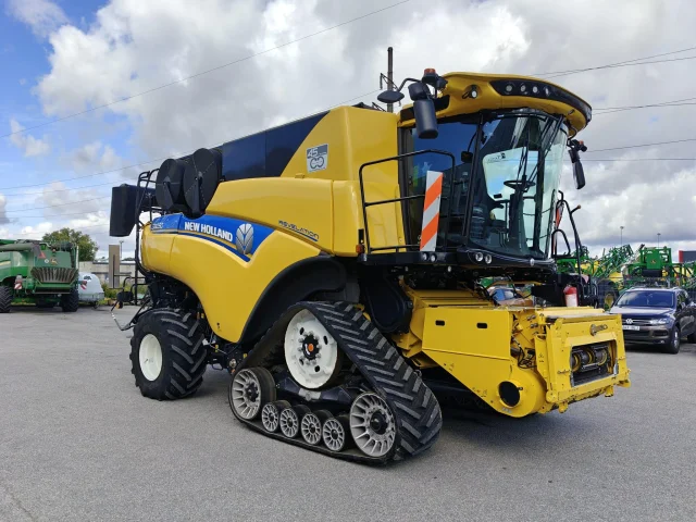 Image of New Holland CR Macdon FD140 515kW
