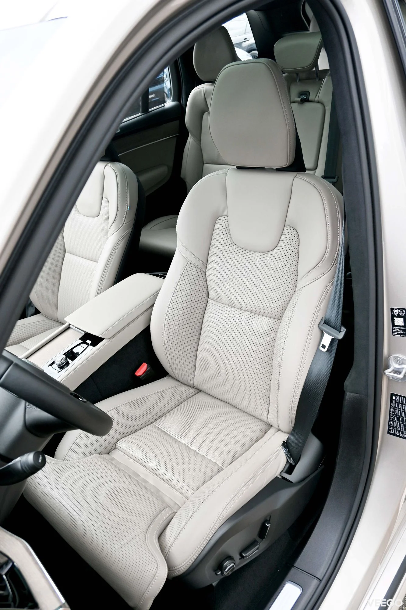 Volvo XC90 AWD B&W 4C LUXURY+ ULTRA BRIGHT FULL XENIUM INTELLI PRO MY26 2 335kW