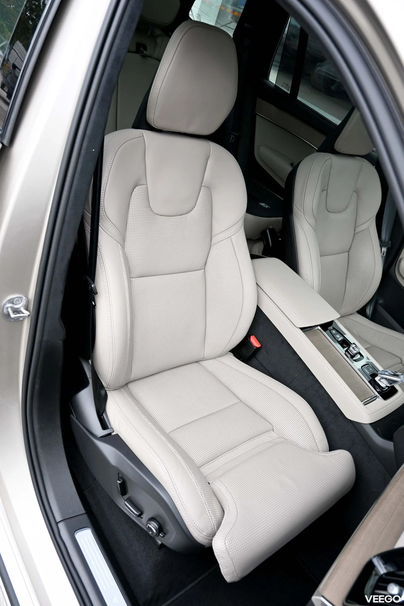 Volvo XC90 AWD B&W 4C LUXURY+ ULTRA BRIGHT FULL XENIUM INTELLI PRO MY26 2 335kW