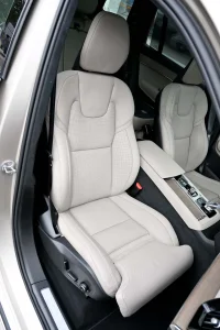 Volvo XC90 AWD B&W 4C LUXURY+ ULTRA BRIGHT FULL XENIUM INTELLI PRO MY26 2 335kW thumbnail