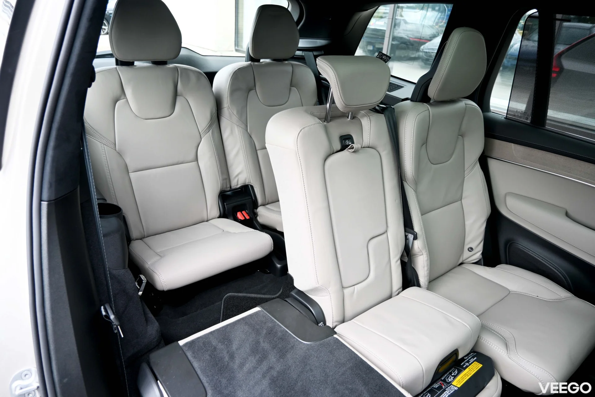 Volvo XC90 AWD B&W 4C LUXURY+ ULTRA BRIGHT FULL XENIUM INTELLI PRO MY26 2 335kW