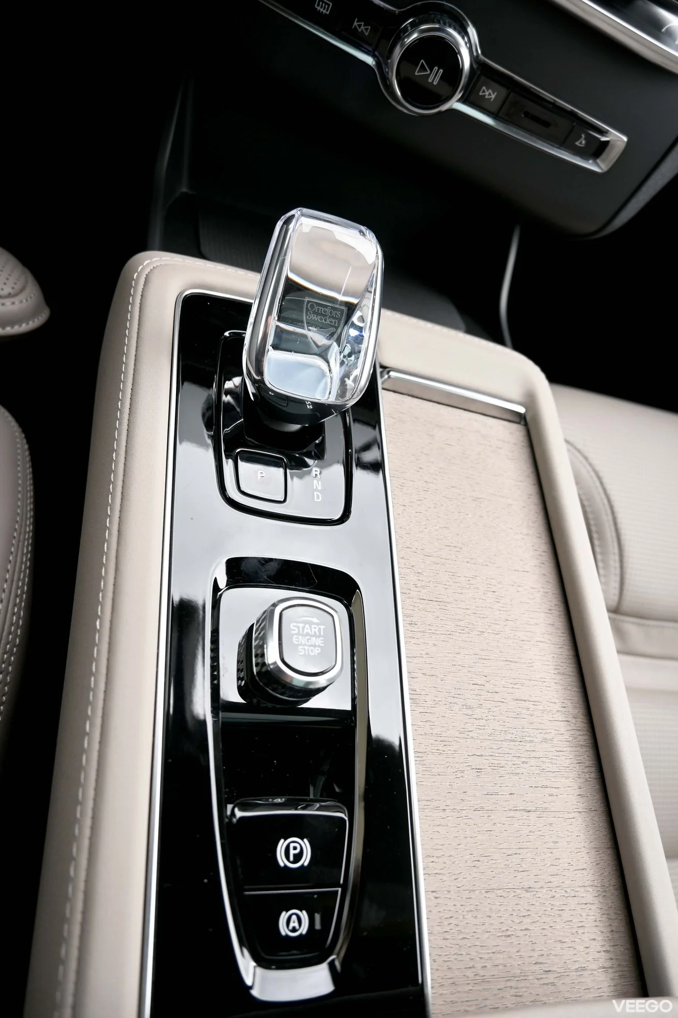Volvo XC90 AWD B&W 4C LUXURY+ ULTRA BRIGHT FULL XENIUM INTELLI PRO MY26 2 335kW