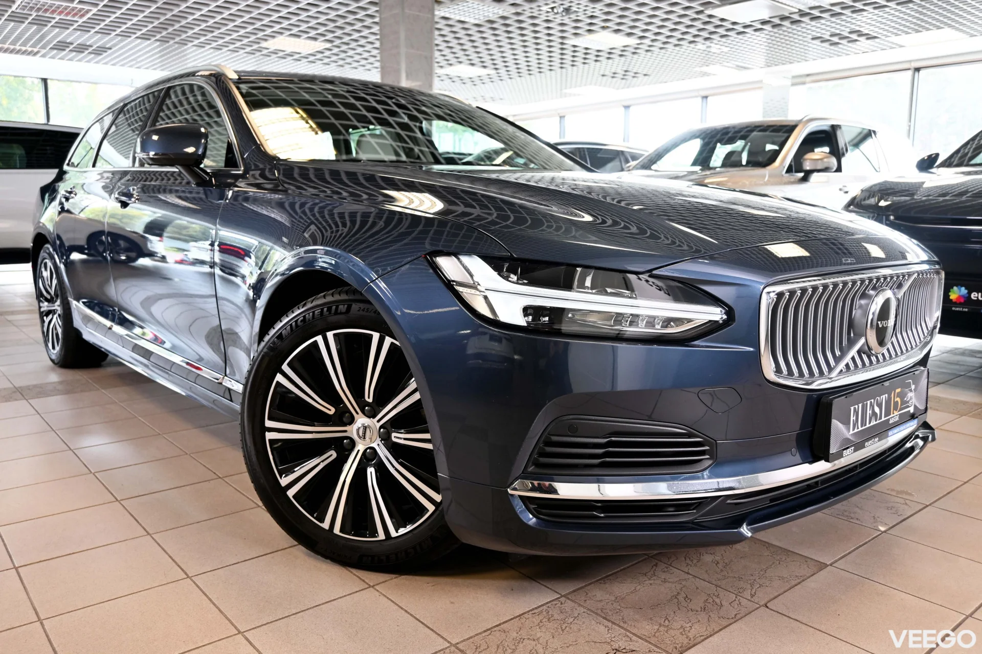 Volvo V90 AWD H&K ULTIMATE BRIGHT INTELLI SAFE MY22 2 251kW