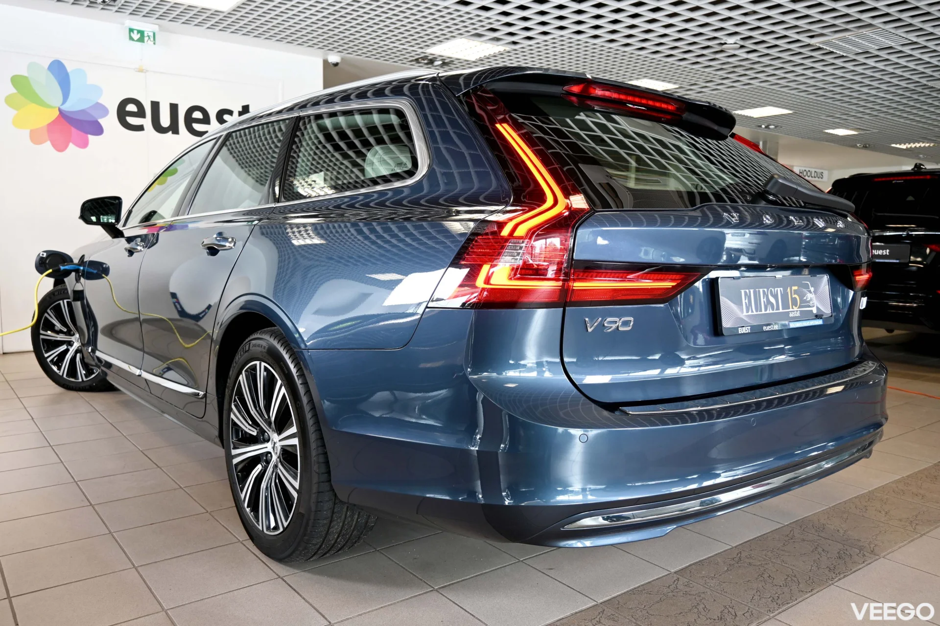 Volvo V90 AWD H&K ULTIMATE BRIGHT INTELLI SAFE MY22 2 251kW