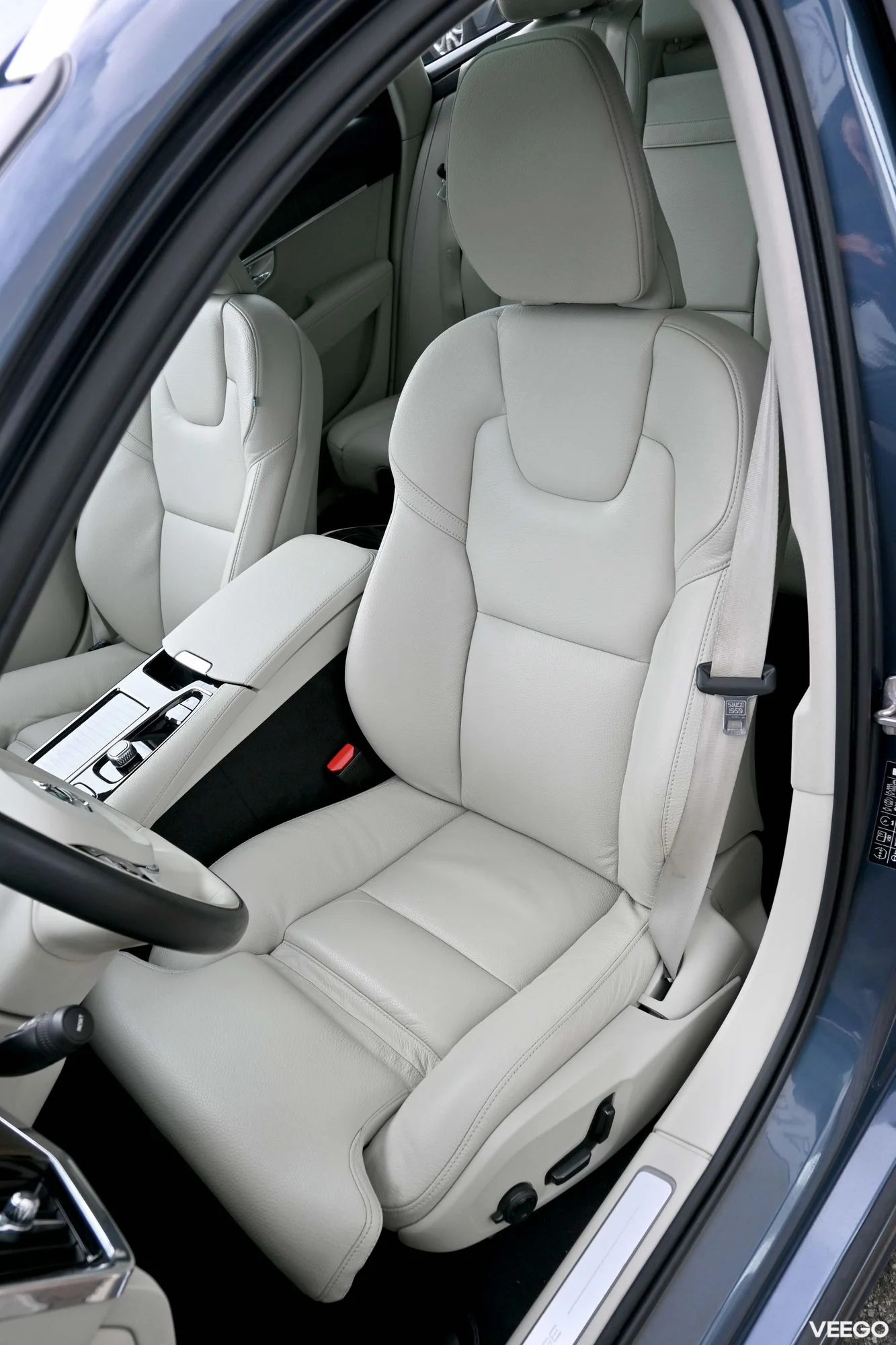 Volvo V90 AWD H&K ULTIMATE BRIGHT INTELLI SAFE MY22 2 251kW