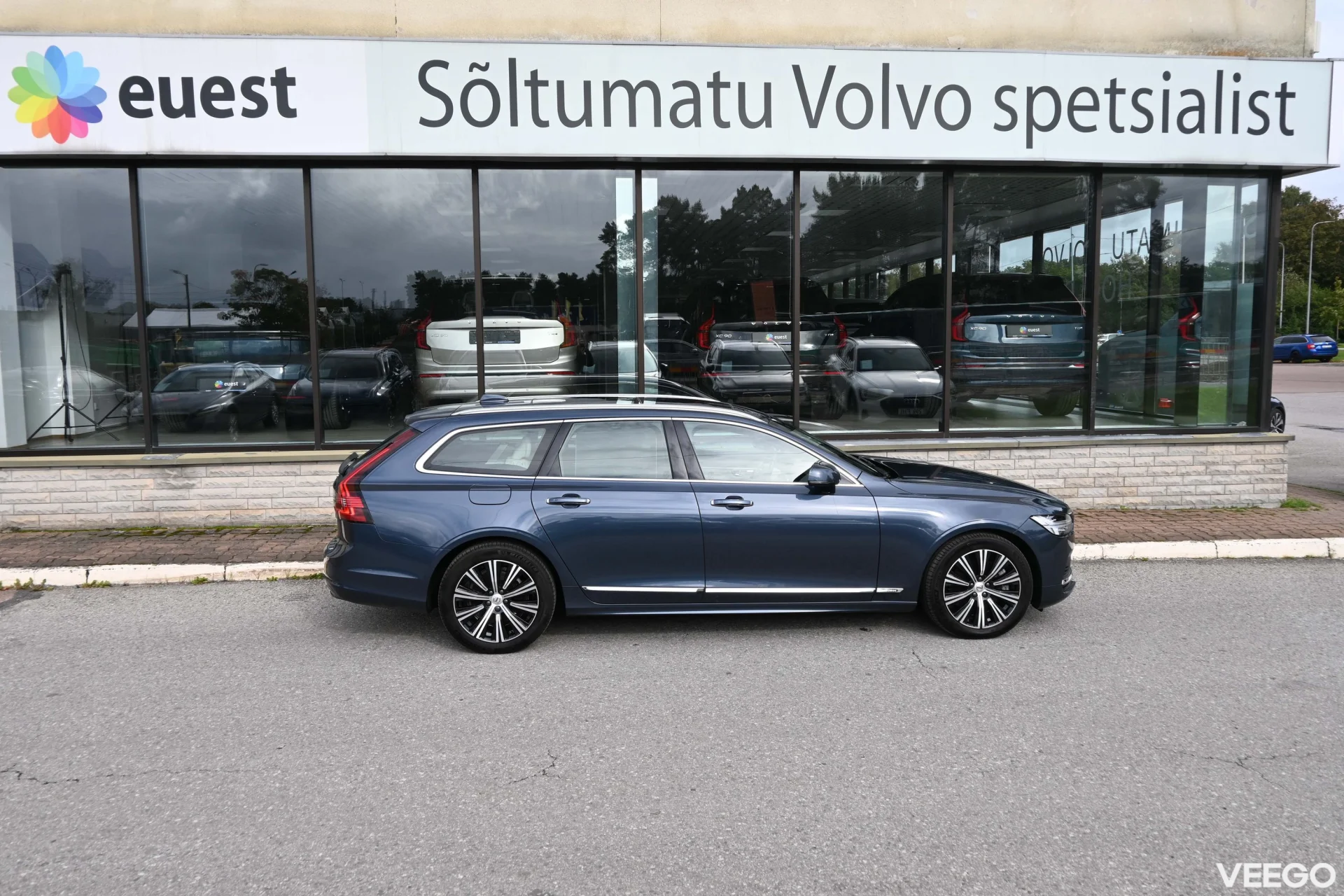 Volvo V90 AWD H&K ULTIMATE BRIGHT INTELLI SAFE MY22 2 251kW