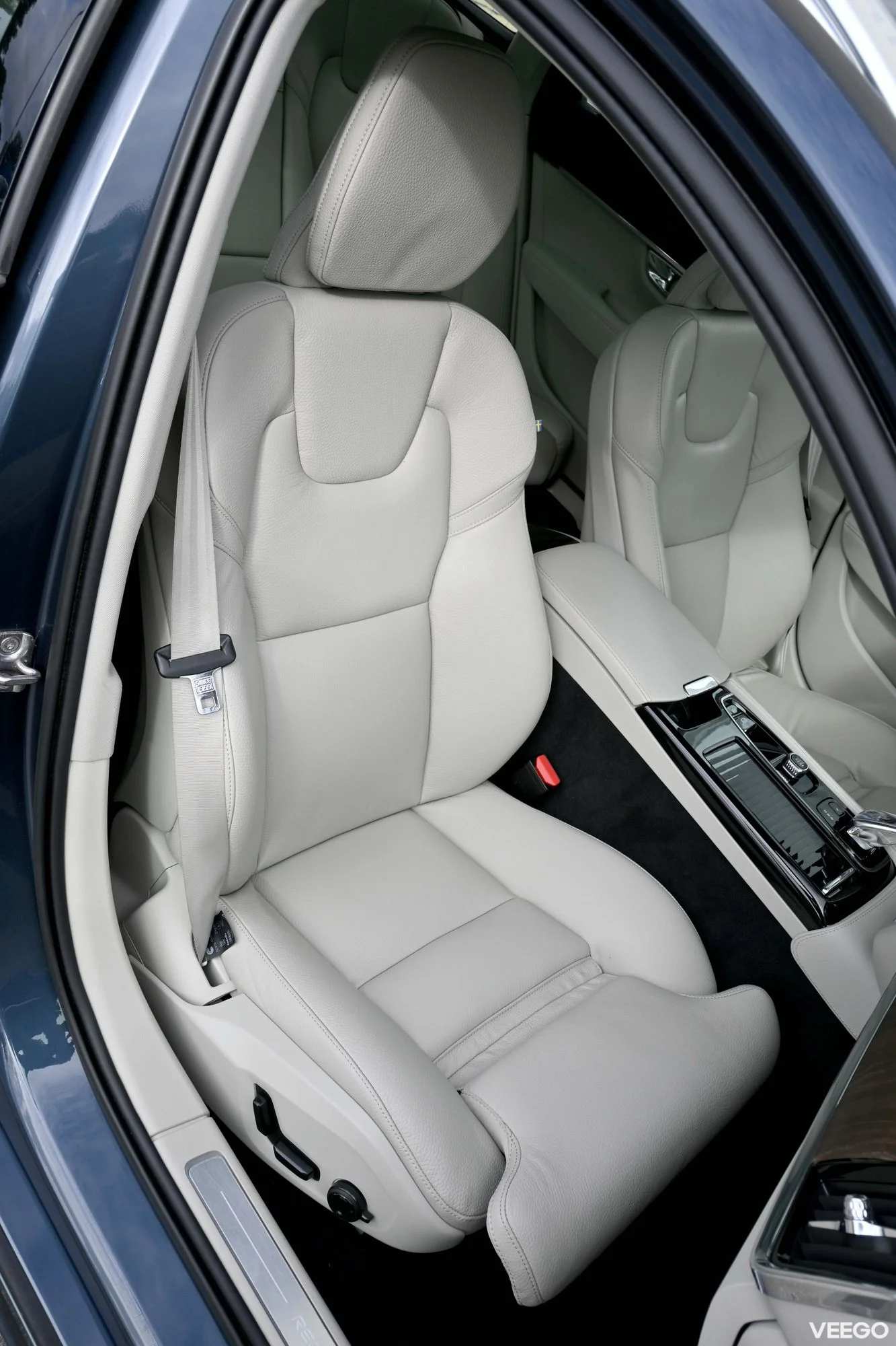 Volvo V90 AWD H&K ULTIMATE BRIGHT INTELLI SAFE MY22 2 251kW