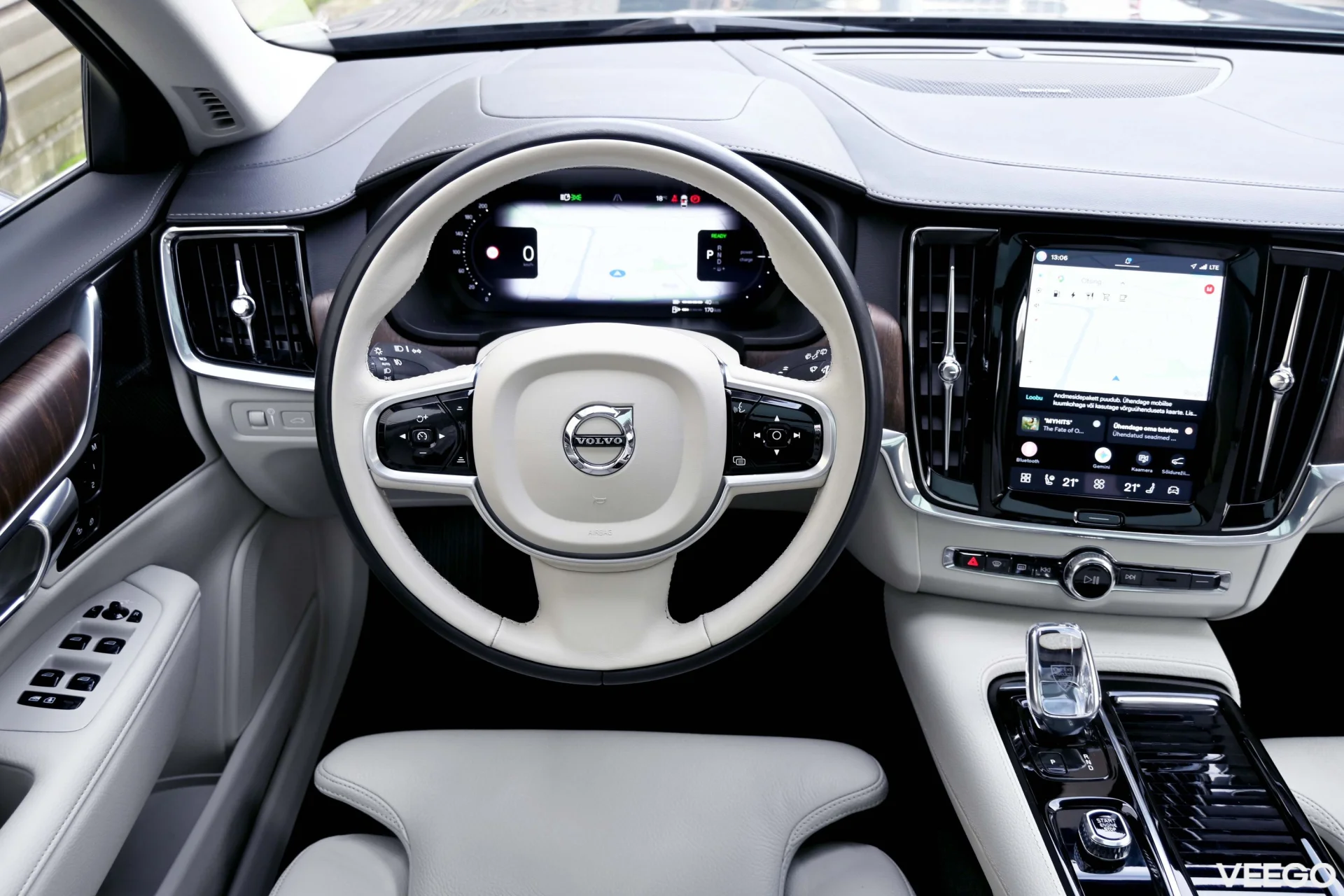 Volvo V90 AWD H&K ULTIMATE BRIGHT INTELLI SAFE MY22 2 251kW